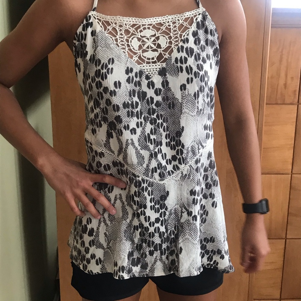 Express NWT Woman’s Size Medium Animal Print Cami - Picture 16 of 16